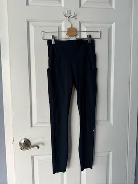 lululemon athletica size 4 170/64Y Navy High-Rise Pocket Cropped Leggings